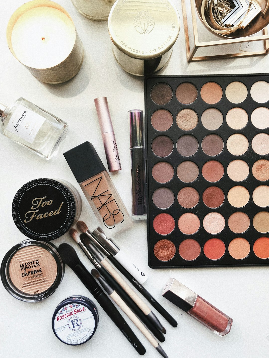 Manoj Kumar Beauty World Beauty • Cosmetics • Self Care Khoobsurati bhi, apni kamaai bhi!
